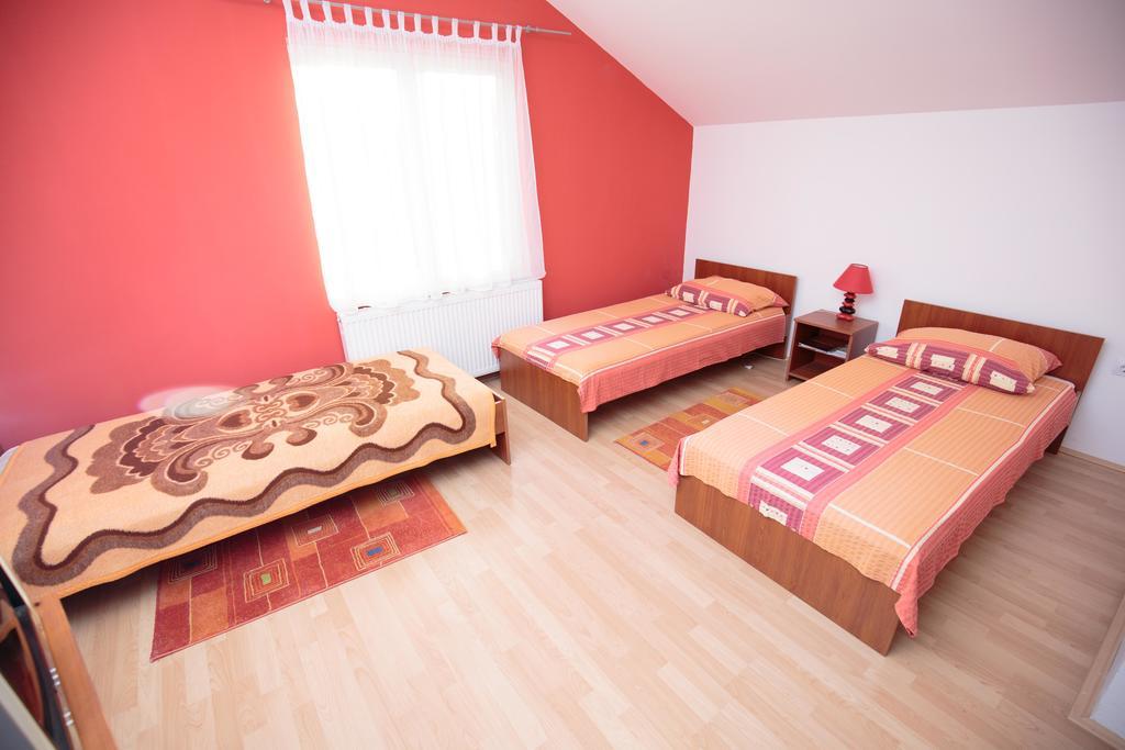 Guesthouse Capistro Bilje Exterior photo